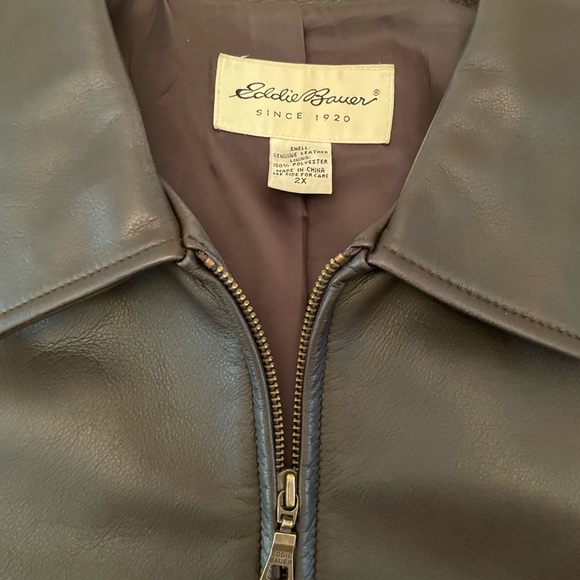 Eddie Bauer, rich brown leather jacket, size 2x, in excellent condition. - Picture 2 of 6